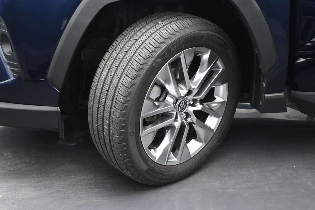 Used 2020 Toyota RAV4 Limited FWD image 21