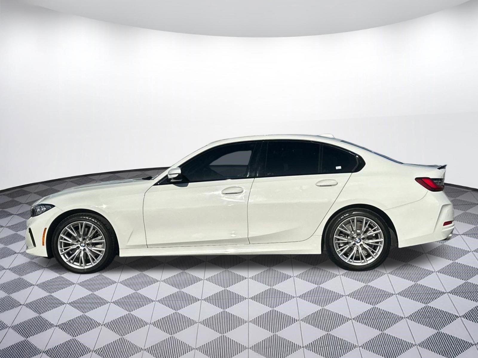 Used 2023 BMW 330i Sedan w/ Premium Package RWD image 2