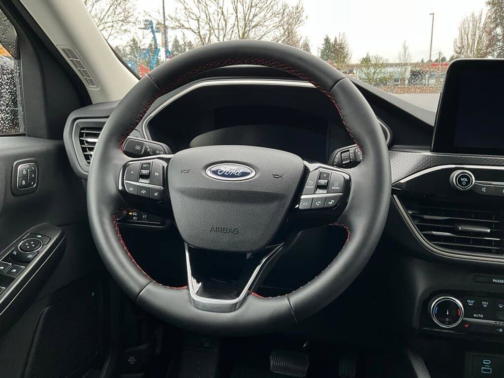 Used 2022 Ford Escape SEL w/ SEL Stealth AWD Package image 20