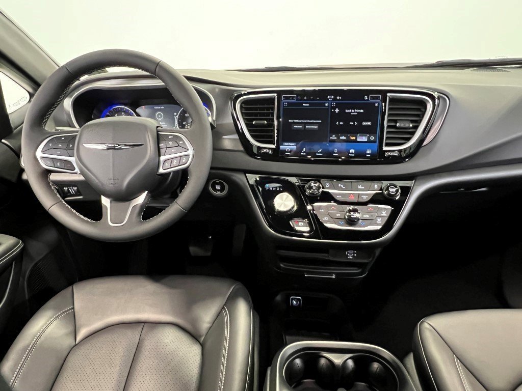 New 2026 Chrysler Voyager LX image 12