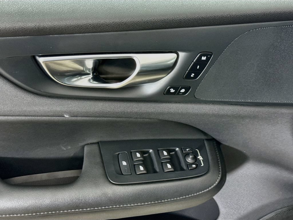 Used 2024 Volvo S60 B5 Core FWD image 17