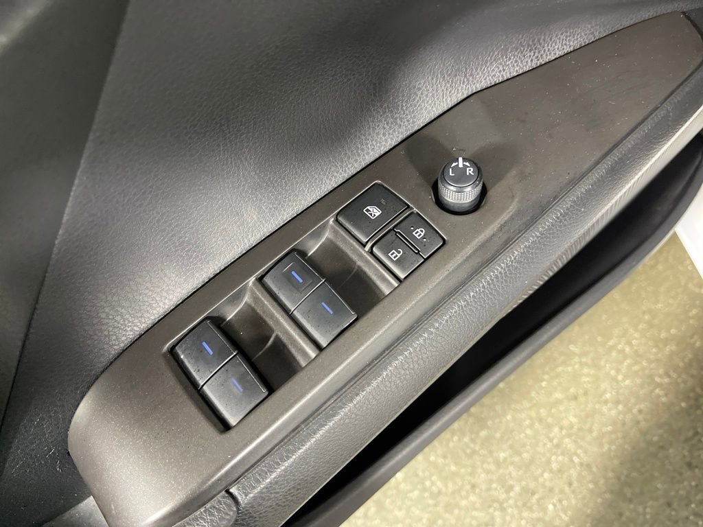 Used 2024 Toyota Camry SE image 16