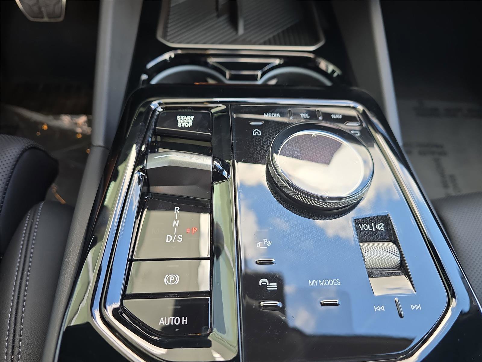 Certified 2025 BMW 530i w/ M Sport Package image 14