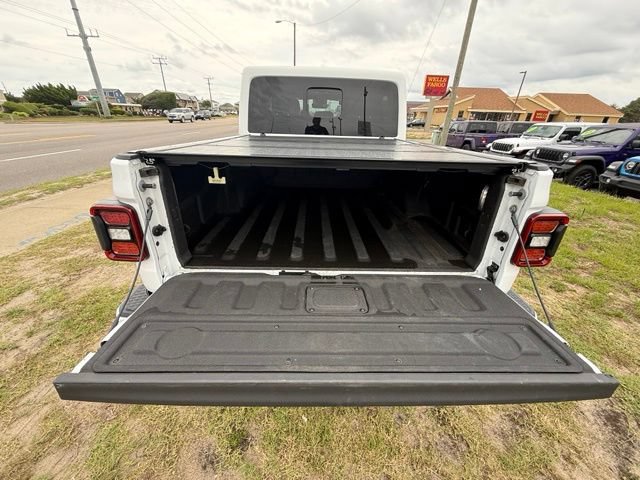 Used 2021 Jeep Gladiator Overland AWD/4WD image 9