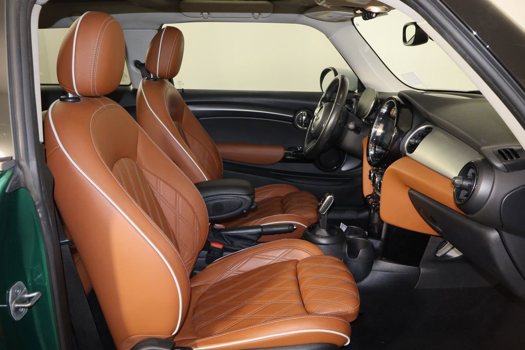 Used 2023 MINI Cooper 2-Door Hardtop w/ Signature Upholstery Package image 18