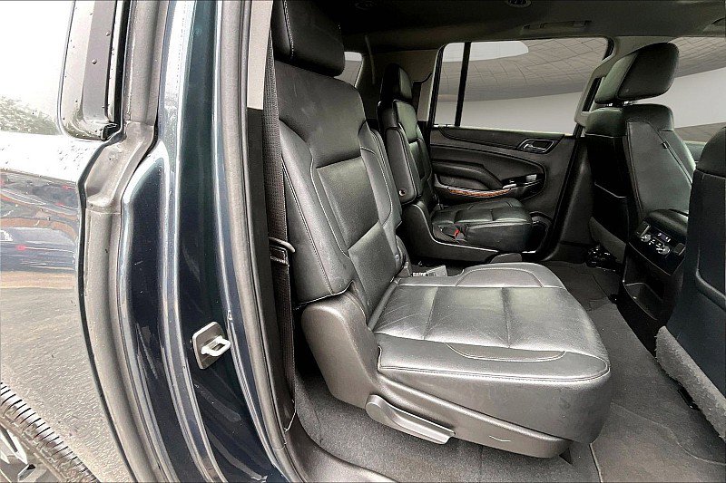 Used 2019 Chevrolet Suburban Premier w/ RST 6.2L Performance Edition RWD image 26
