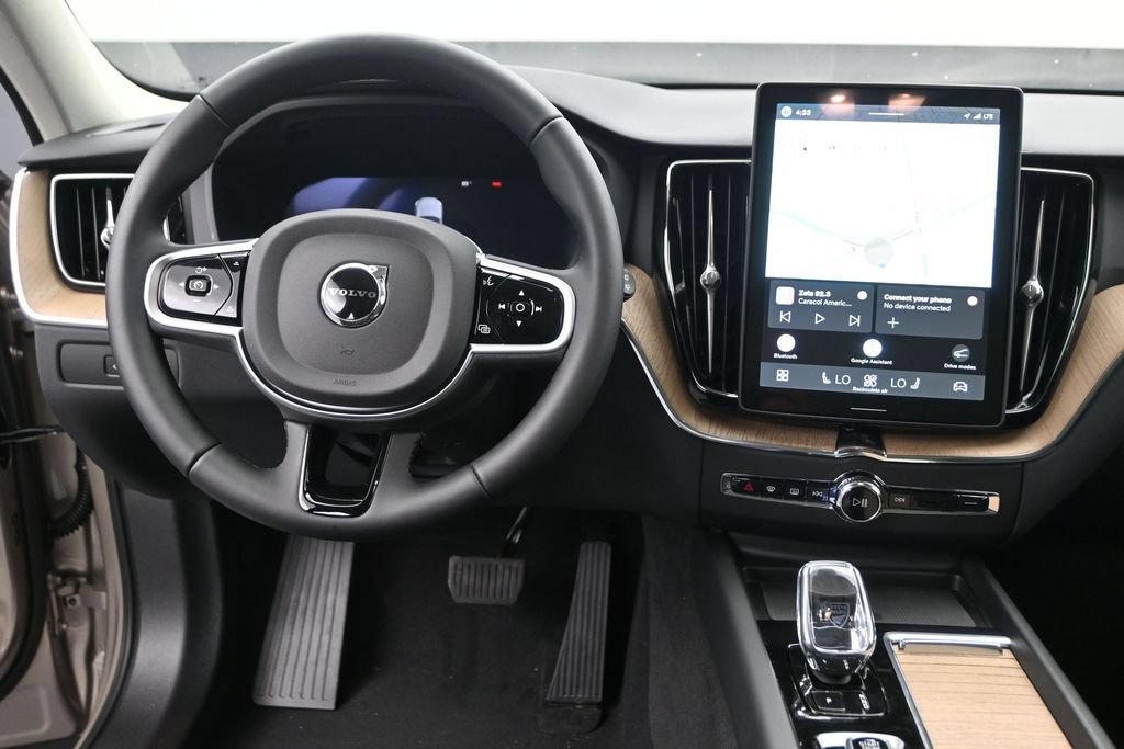 New 2026 Volvo XC60 B5 Plus AWD/4WD image 12