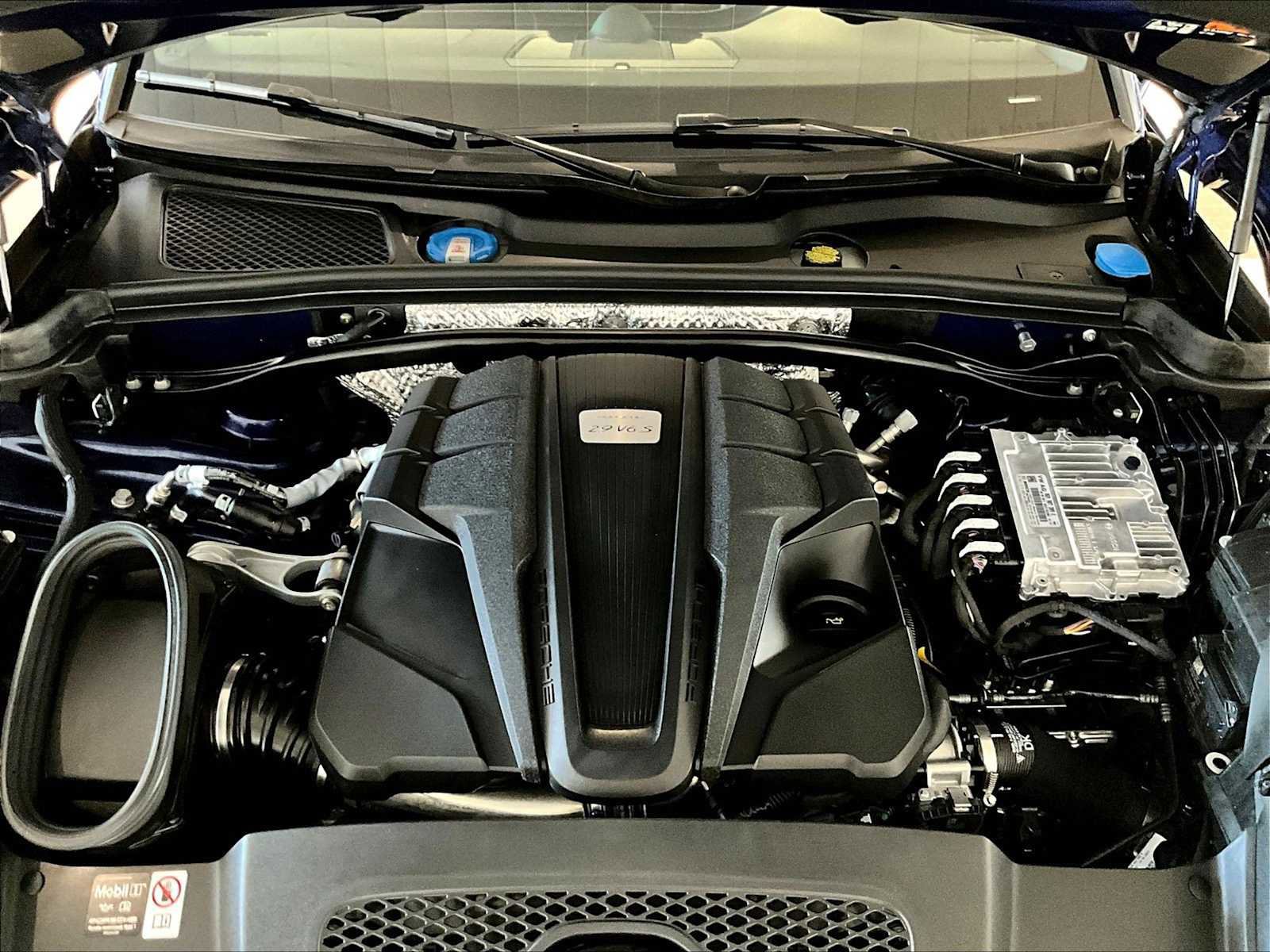 Used 2025 Porsche Macan S image 24