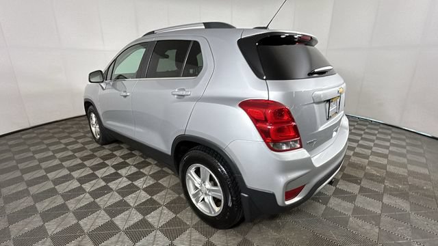 Used 2017 Chevrolet Trax LT w/ LT Convenience Package FWD image 5