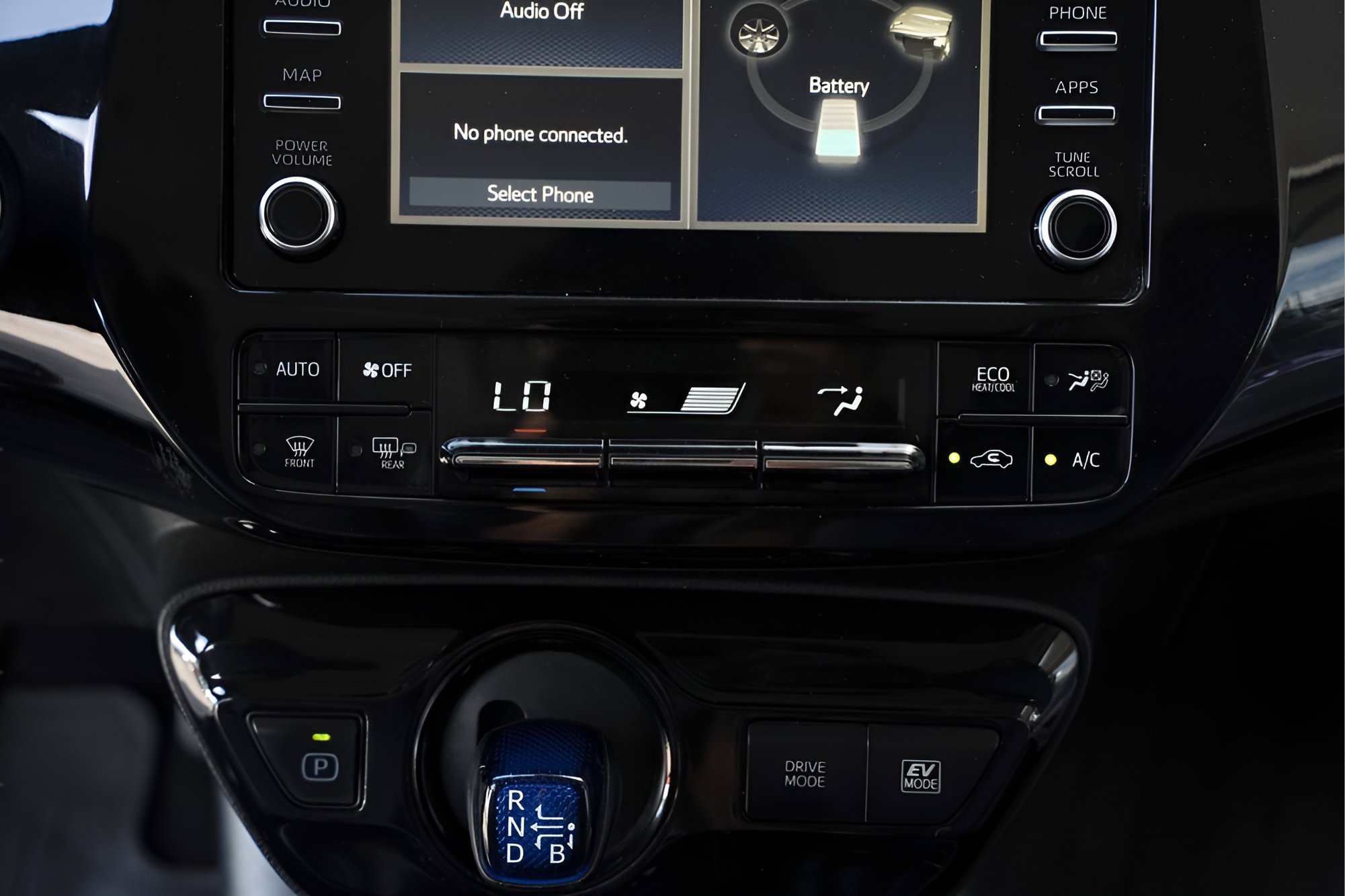 Used 2020 Toyota Prius XLE image 22