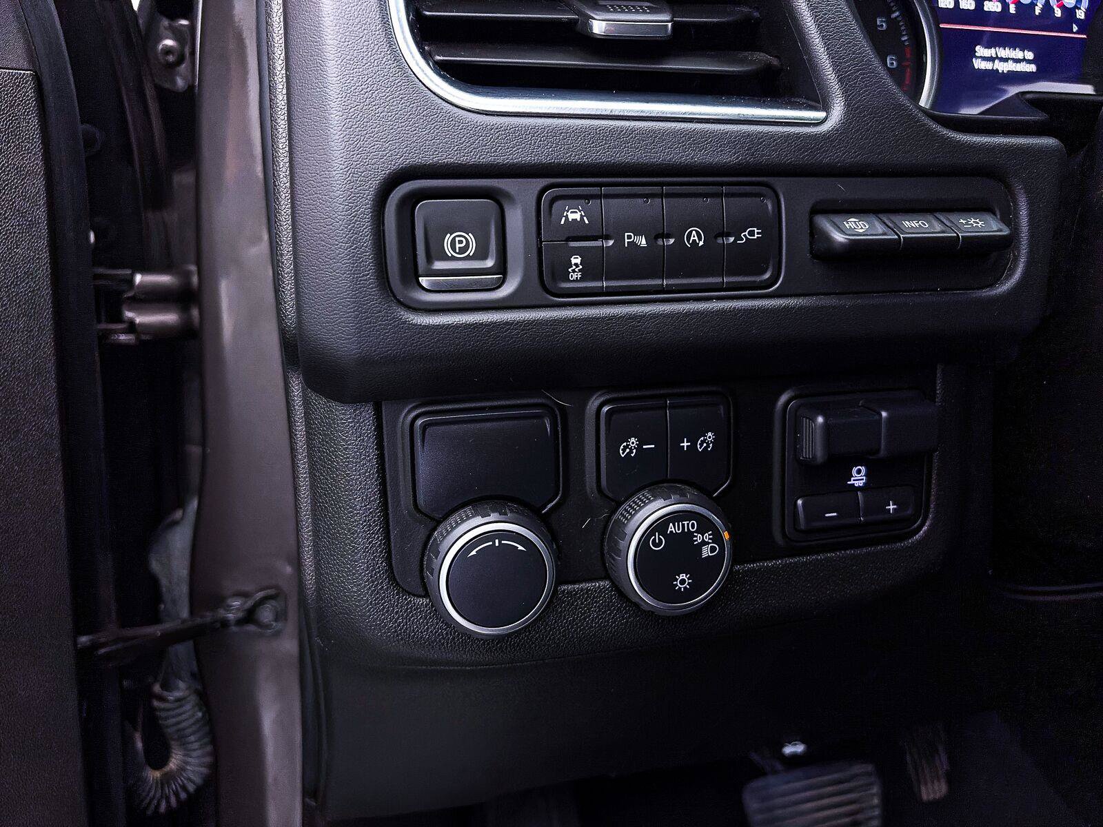 Used 2021 Chevrolet Tahoe Premier w/ Premium Package RWD image 5