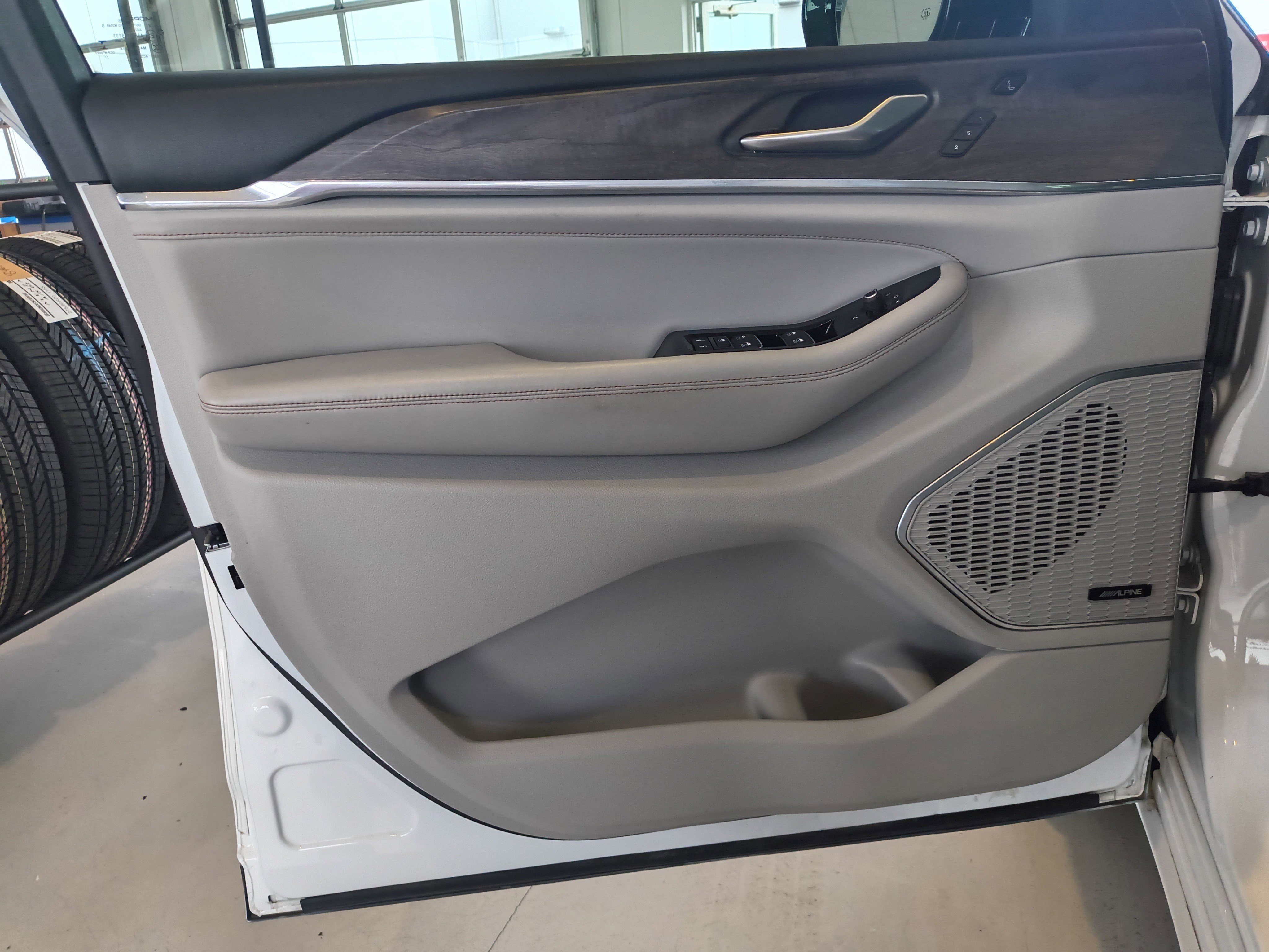 Used 2023 Jeep Grand Cherokee L Overland w/ Luxury Tech Group IV image 19