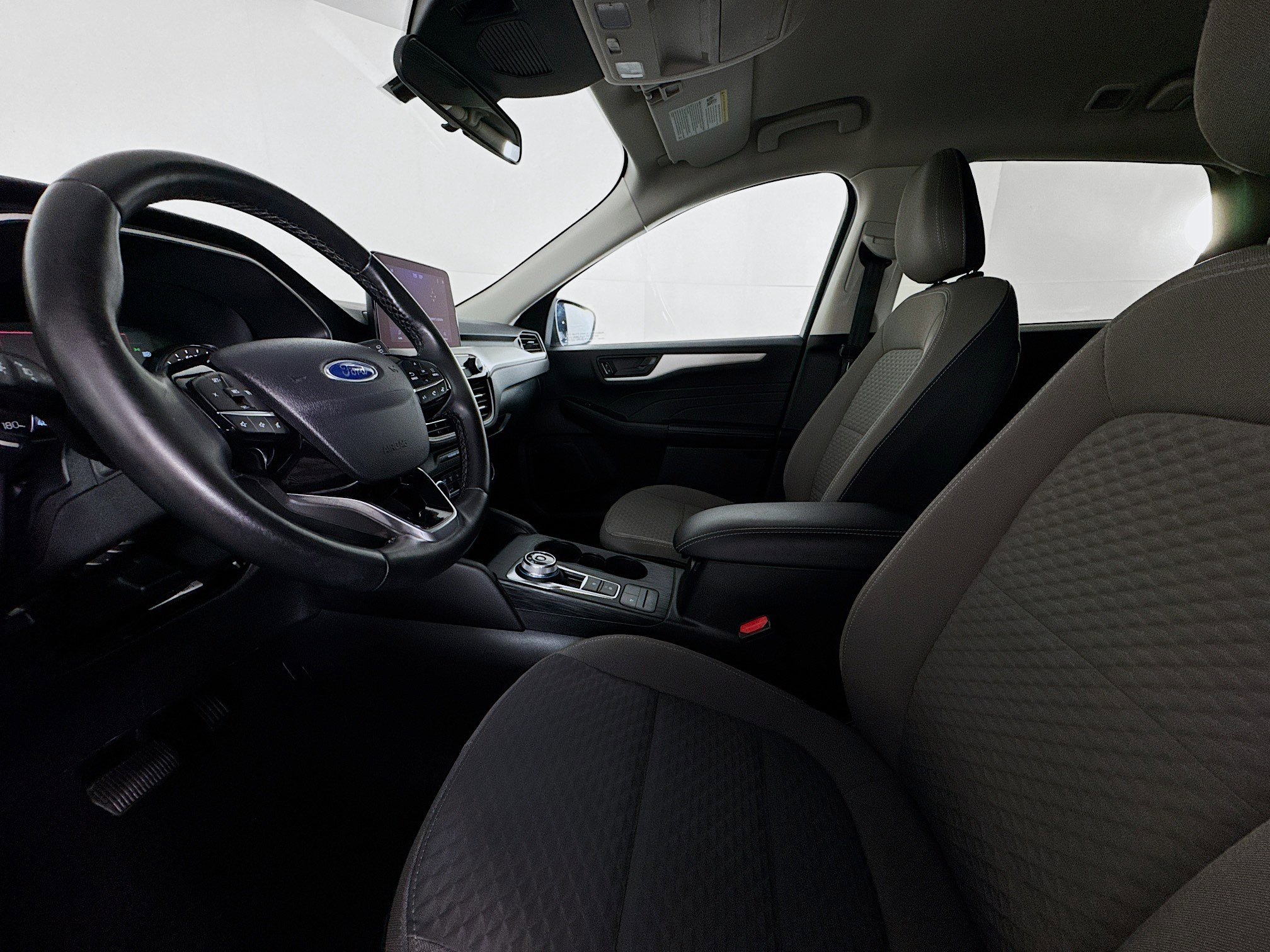 Used 2022 Ford Escape SE w/ SE Sport Appearance Package image 21