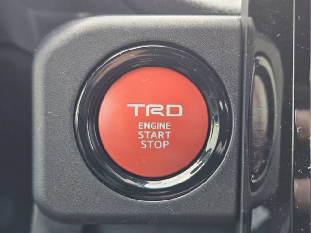 Used 2025 Toyota Tacoma TRD Sport AWD/4WD image 21