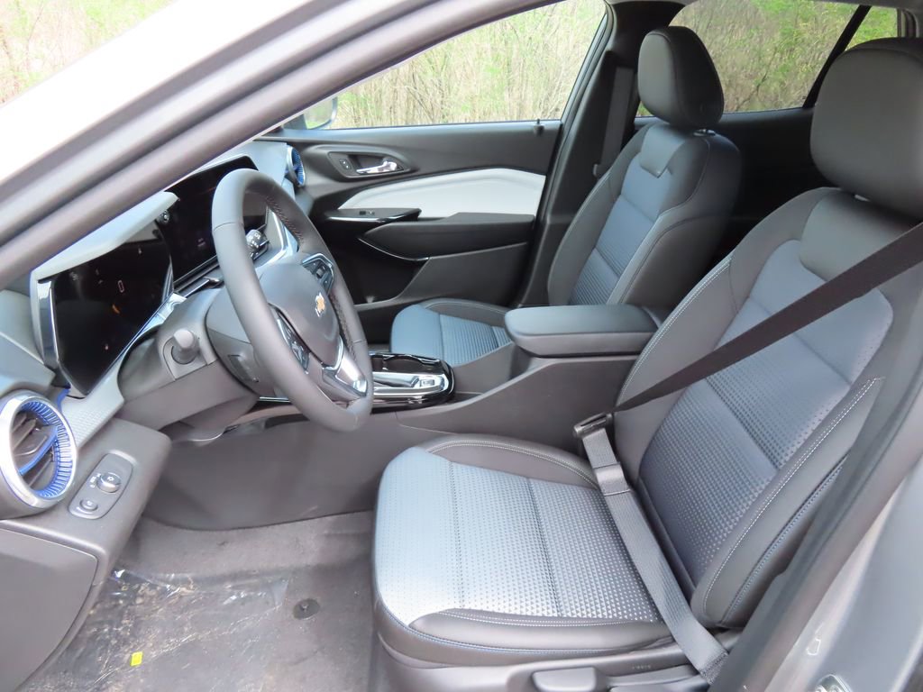 New 2026 Chevrolet Trax LT w/ Driver Confidence Package image 18
