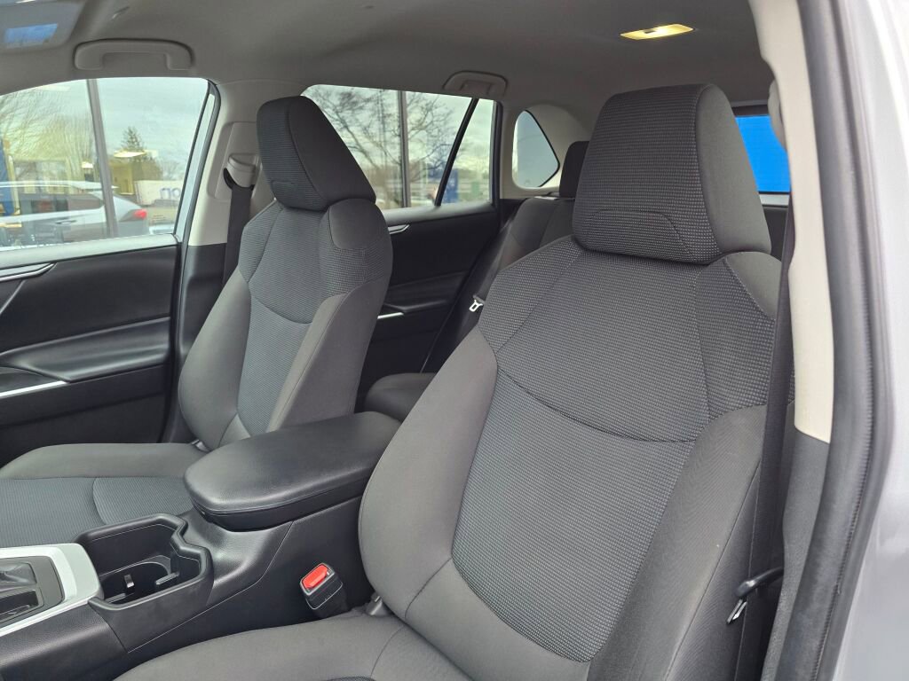 Used 2024 Toyota RAV4 LE image 21