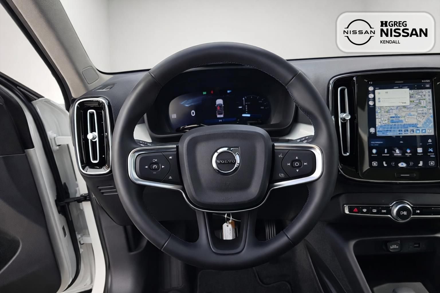 Used 2026 Volvo XC40 B5 Plus AWD/4WD image 6