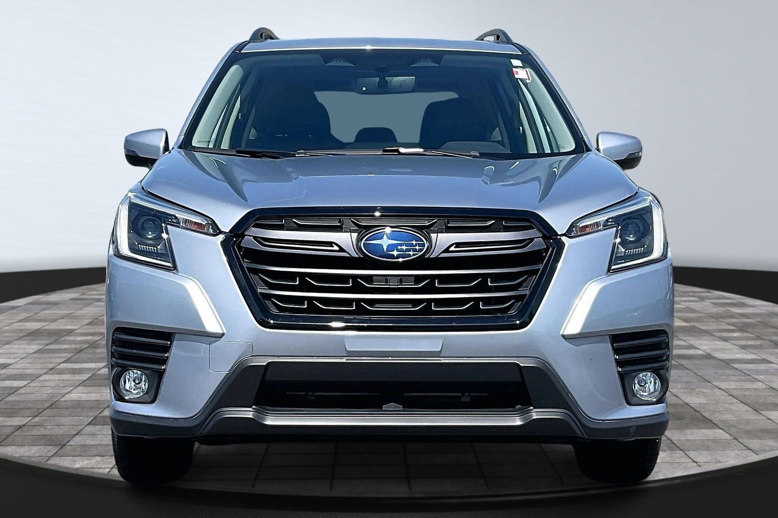 Used 2023 Subaru Forester Limited AWD/4WD image 3