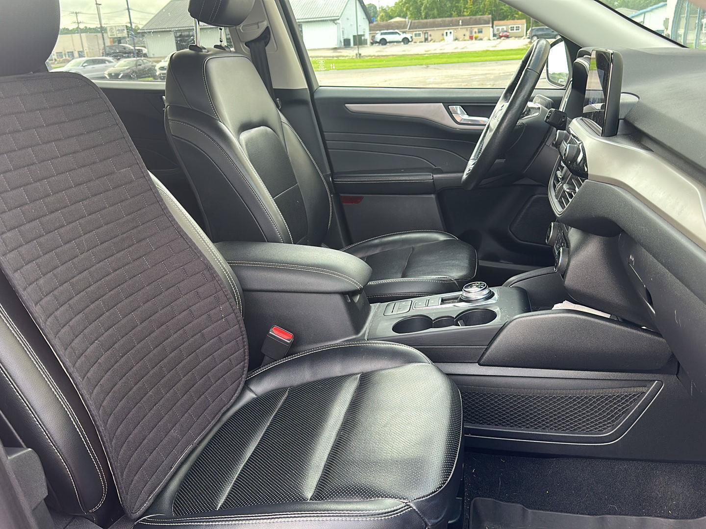 Used 2021 Ford Escape SEL w/ Technology Package AWD/4WD image 14