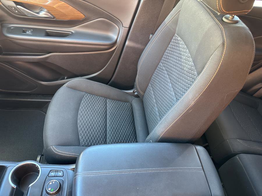 Used 2018 GMC Terrain SLE w/ Driver Convenience Package AWD/4WD image 16