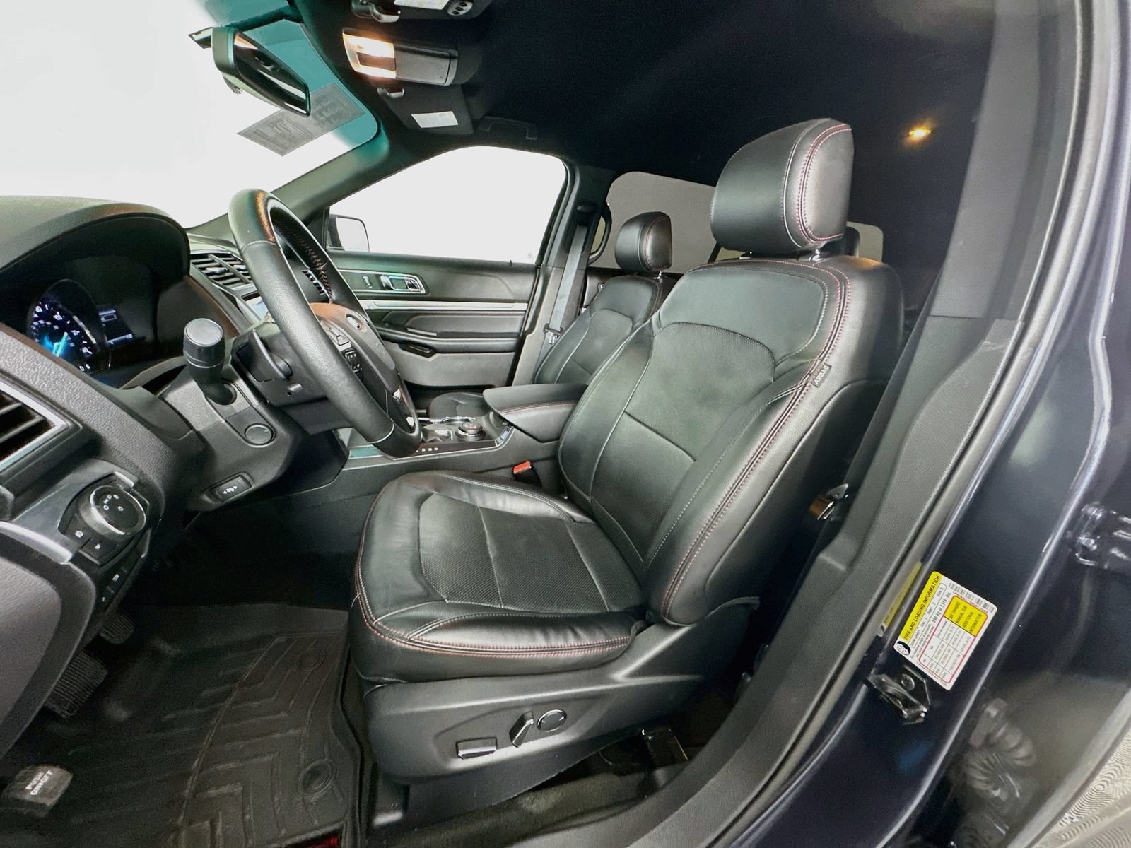 Used 2017 Ford Explorer Sport w/ Equipment Group 401A AWD/4WD image 22