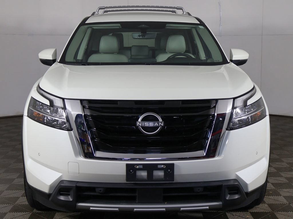 Used 2023 Nissan Pathfinder SL AWD/4WD image 12