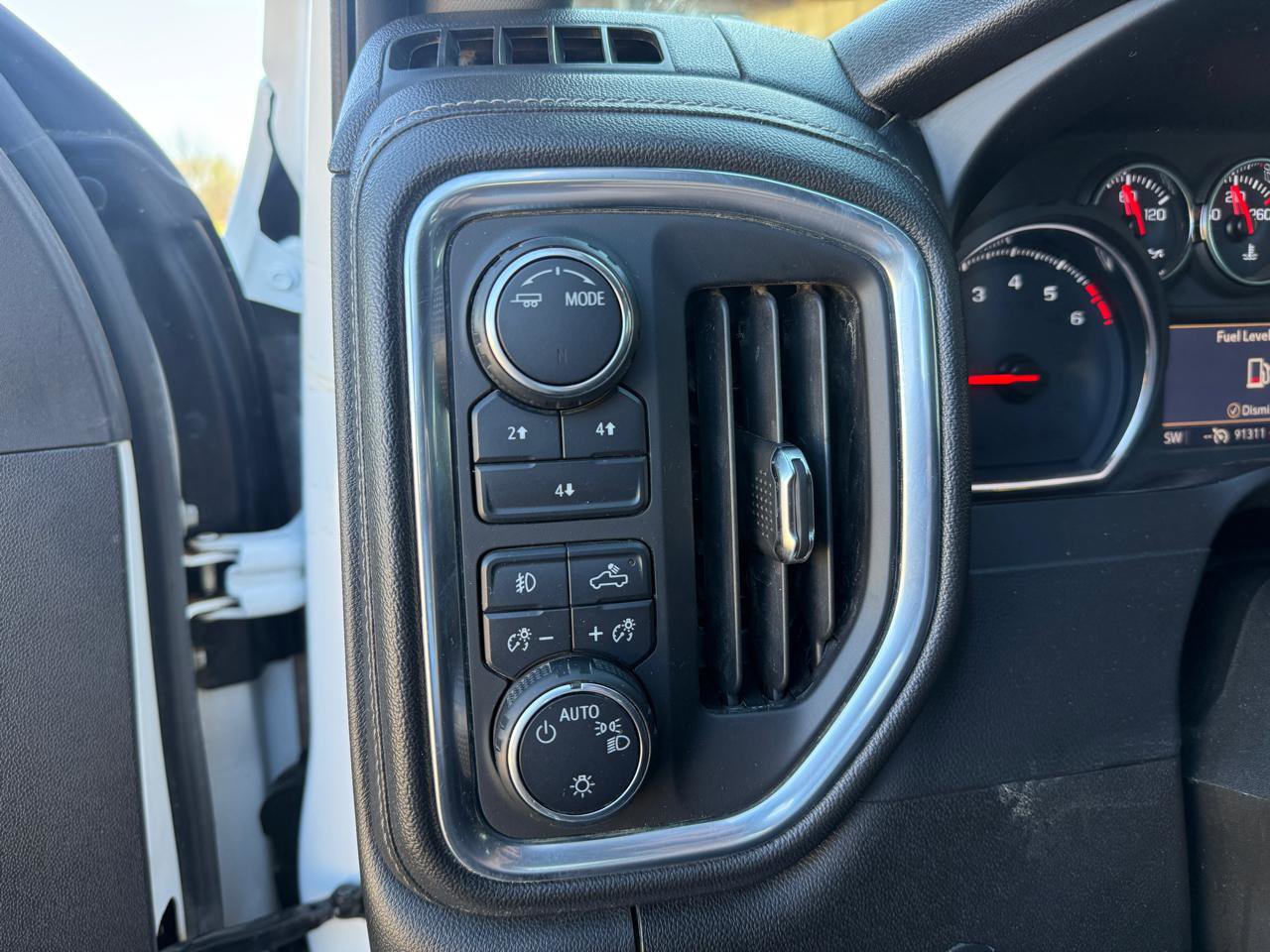 Used 2020 Chevrolet Silverado 2500 LT image 22