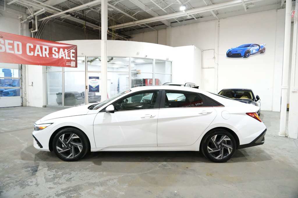 Used 2025 Hyundai Elantra SEL FWD image 6