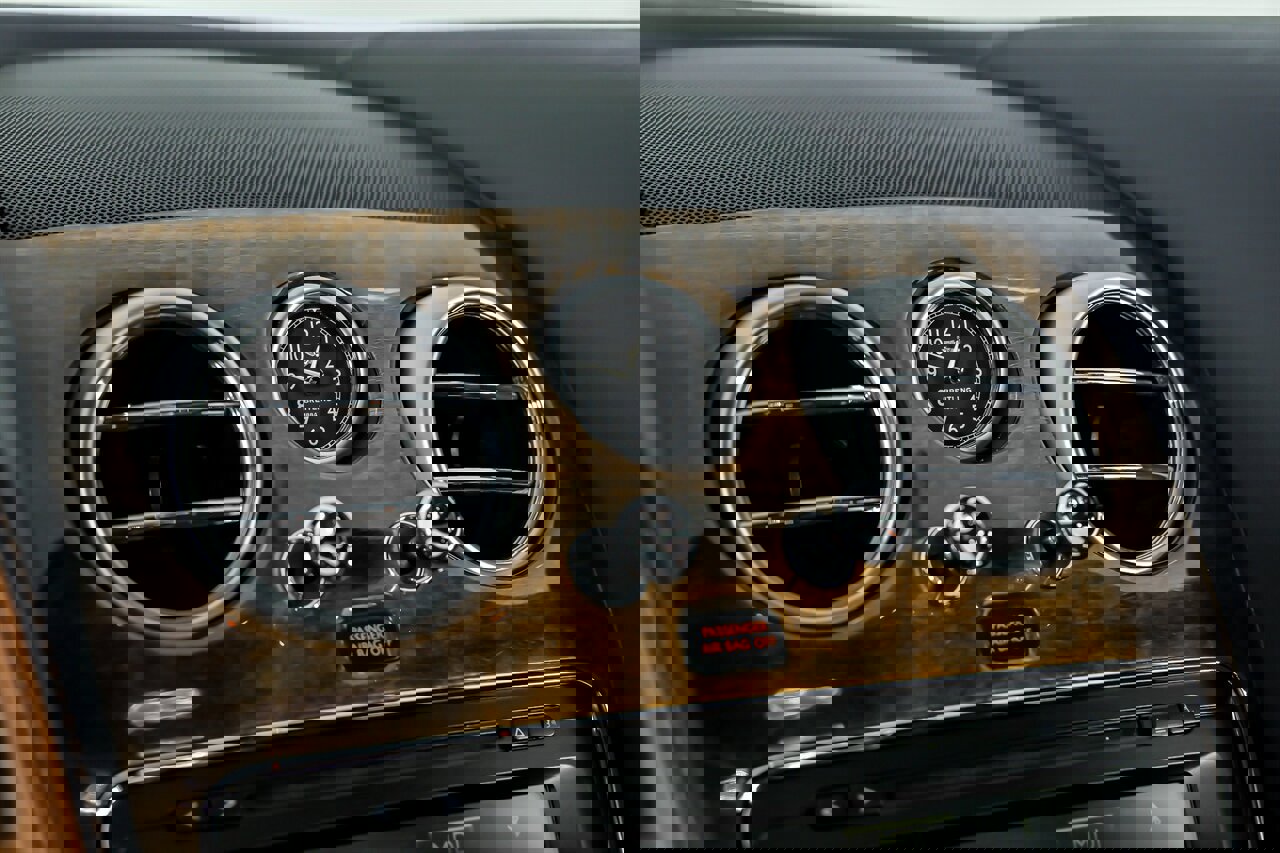 Used 2015 Bentley Flying Spur V8 image 33