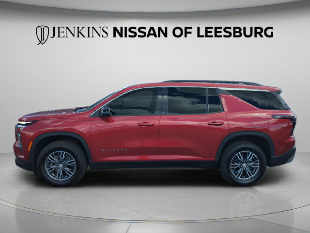 Used 2024 Chevrolet Traverse LT w/ Enhanced Driving Package FWD image 11