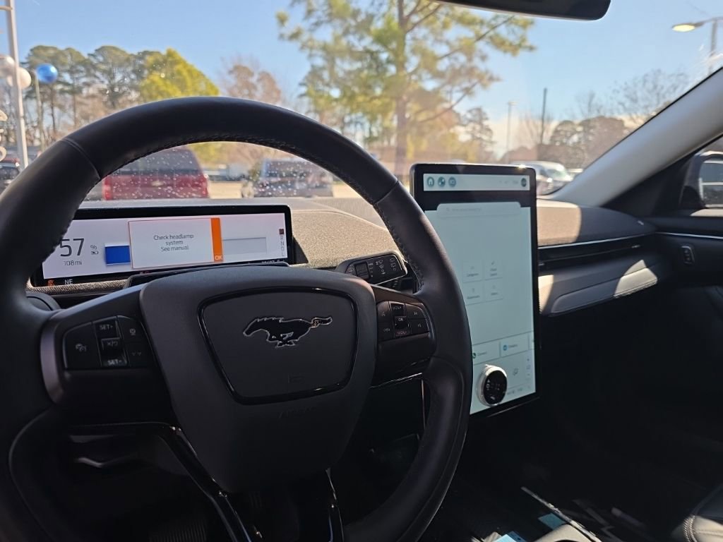Used 2021 Ford Mustang Mach-E Premium image 12