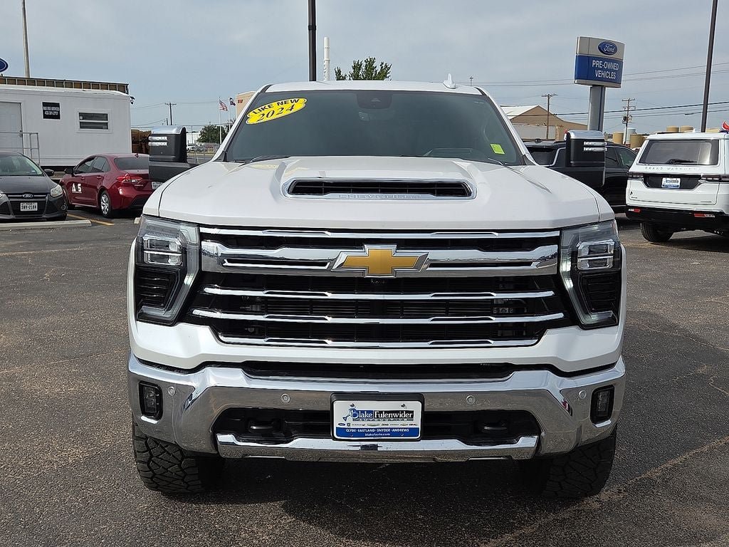 Used 2024 Chevrolet Silverado 2500 LTZ w/ LTZ Premium Package AWD/4WD image 8