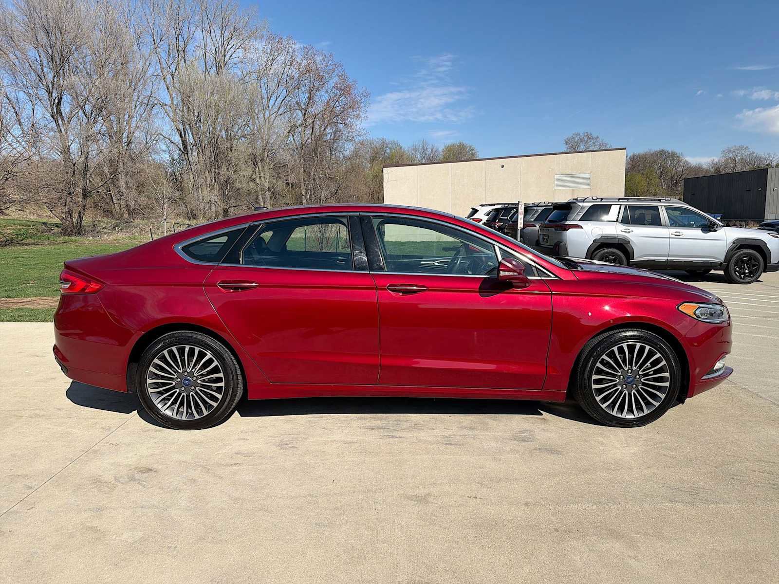 Used 2017 Ford Fusion SE w/ Fusion SE Technology Package image 7
