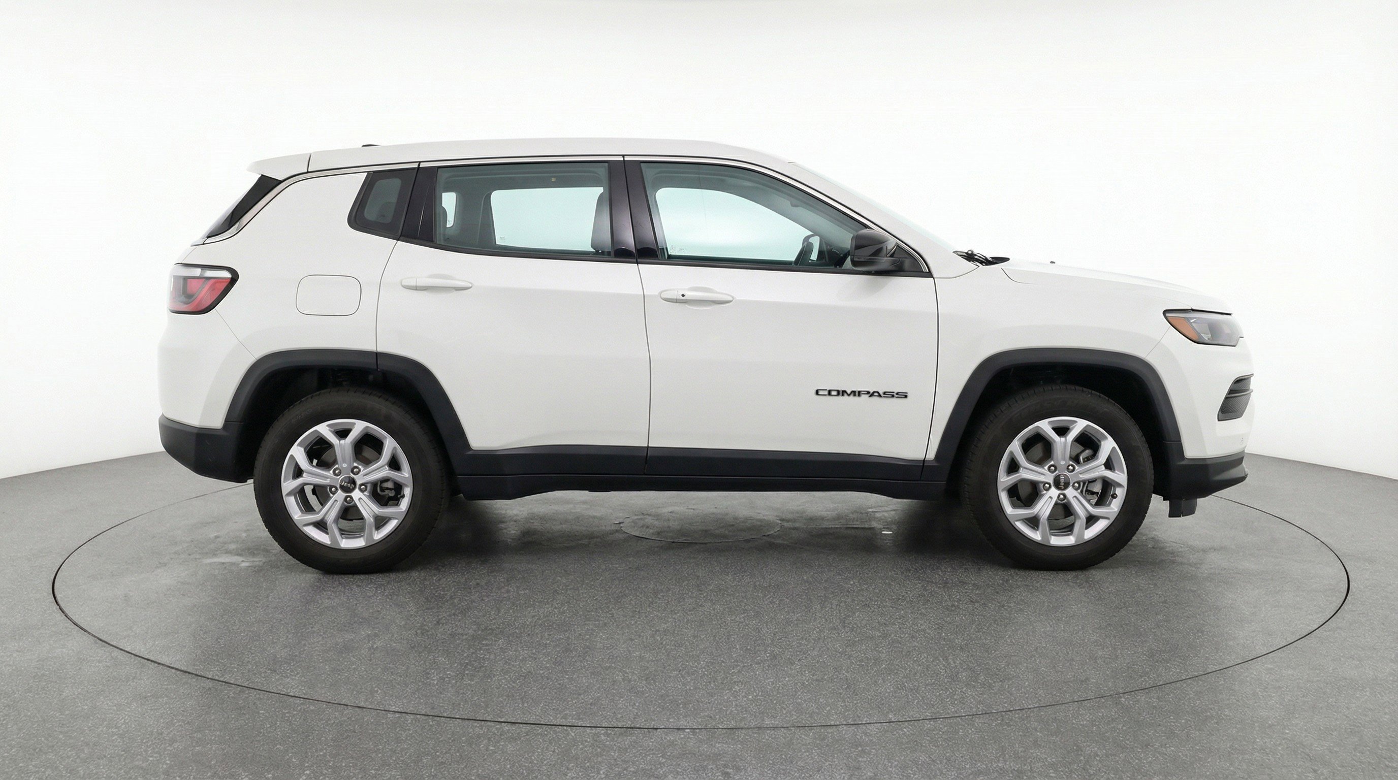Used 2025 Jeep Compass Latitude AWD/4WD image 11