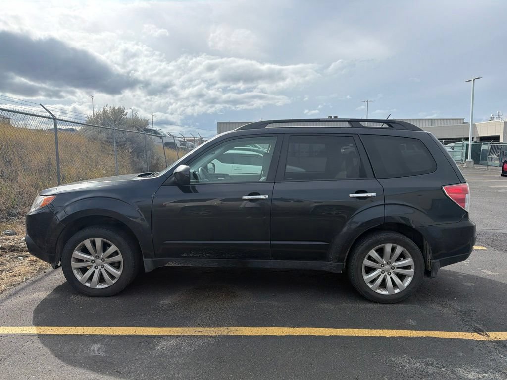 Used 2011 Subaru Forester 2.5X Limited AWD/4WD image 5