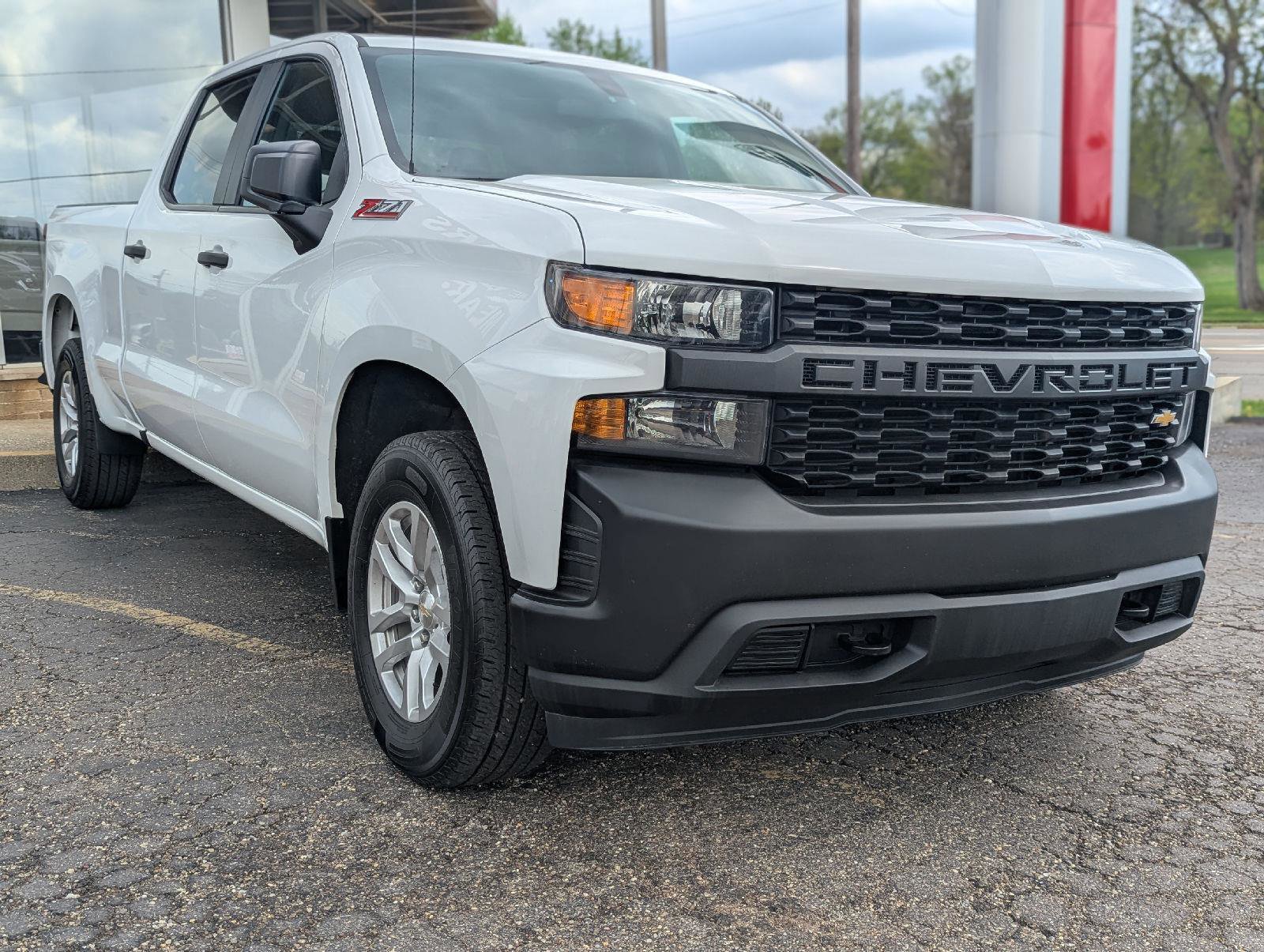 Used 2022 Chevrolet Silverado 1500 W/T w/ WT Value Package AWD/4WD image 1