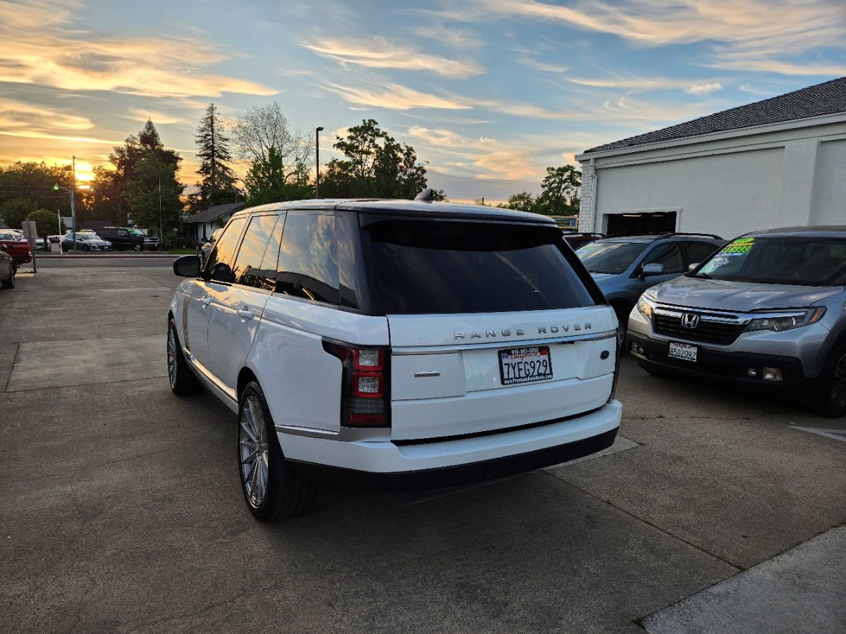 Used 2017 Land Rover Range Rover Supercharged AWD/4WD image 3