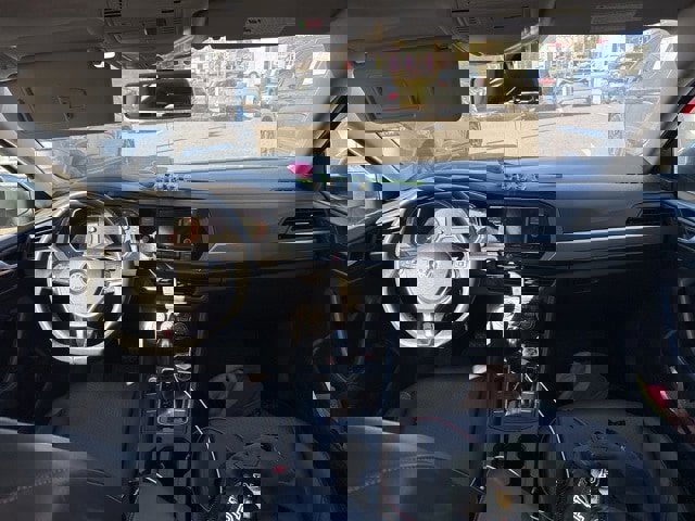 Used 2020 Volkswagen Jetta SE w/ SE Cold Weather Package image 12