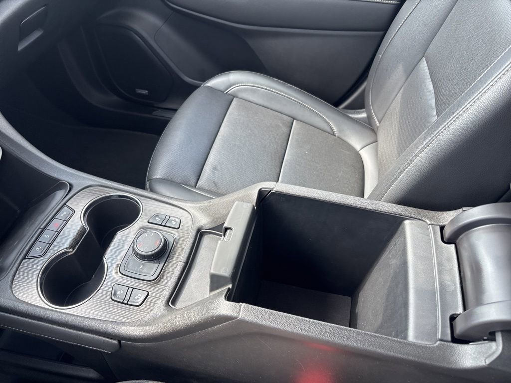 Used 2023 GMC Acadia SLT w/ Elevation Edition image 30