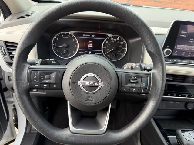 Used 2024 Nissan Rogue SV image 12