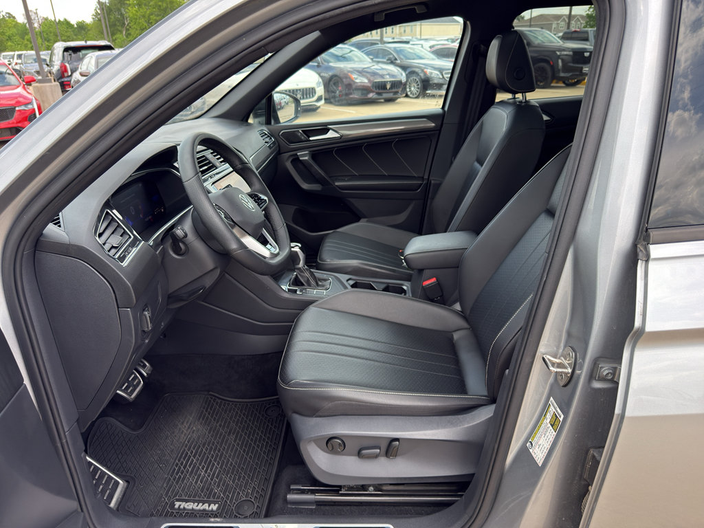 Used 2022 Volkswagen Tiguan SE R-Line FWD image 11