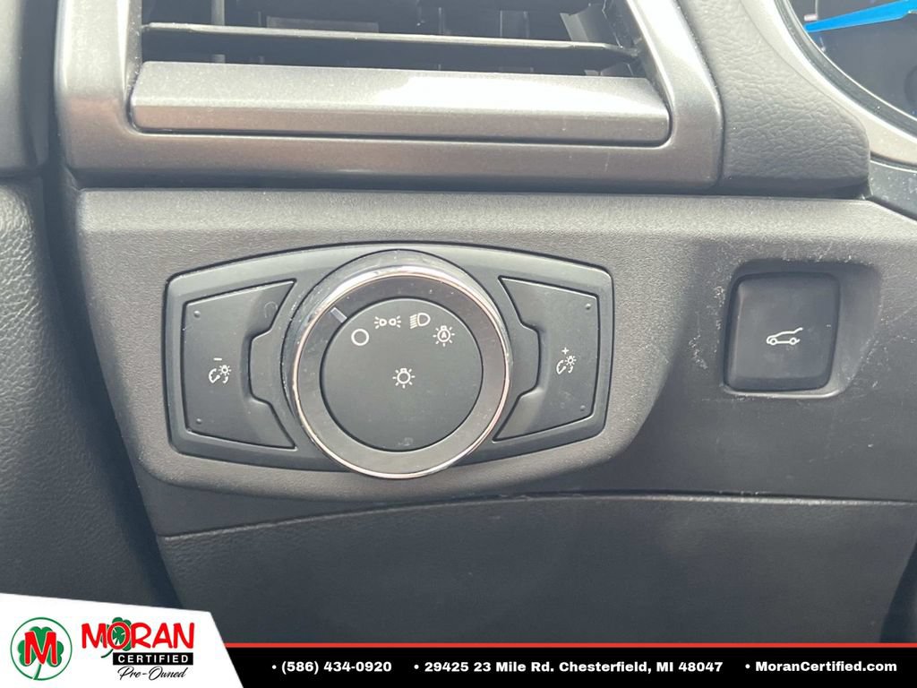 Used 2016 Ford Fusion SE FWD image 24