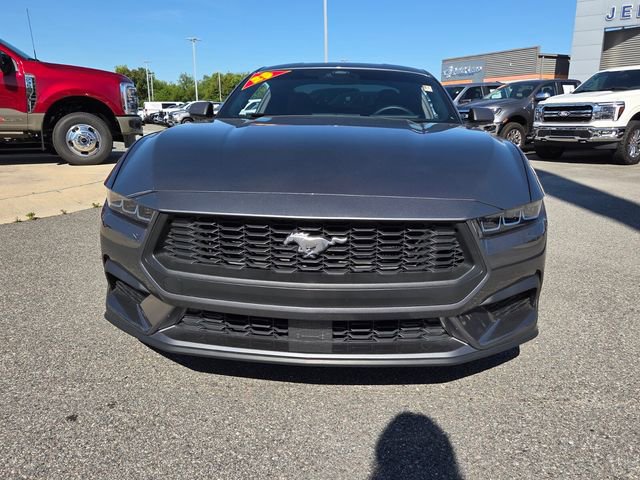 Used 2025 Ford Mustang Coupe RWD image 2