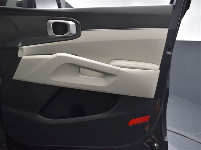 Certified 2025 Kia Sorento S w/ Panoramic Sunroof Package image 14