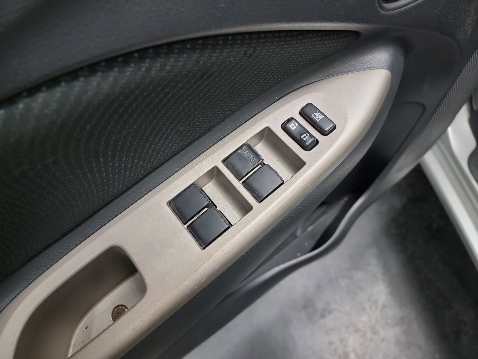 Used 2009 Toyota Yaris Sedan image 14