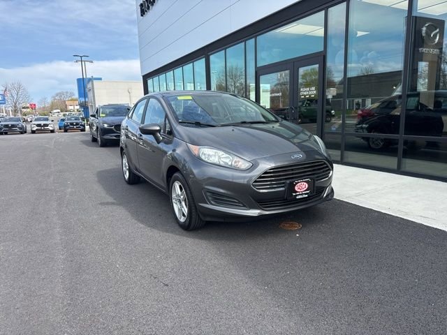 Used 2018 Ford Fiesta SE FWD image 1