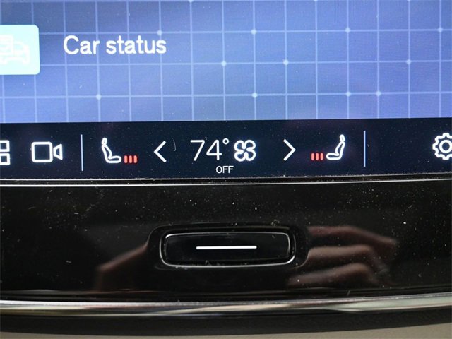 Used 2023 Volvo XC40 B5 Plus w/ Protection Package Premier image 21