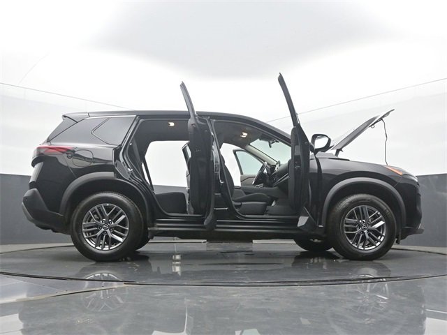 Used 2023 Nissan Rogue S image 61