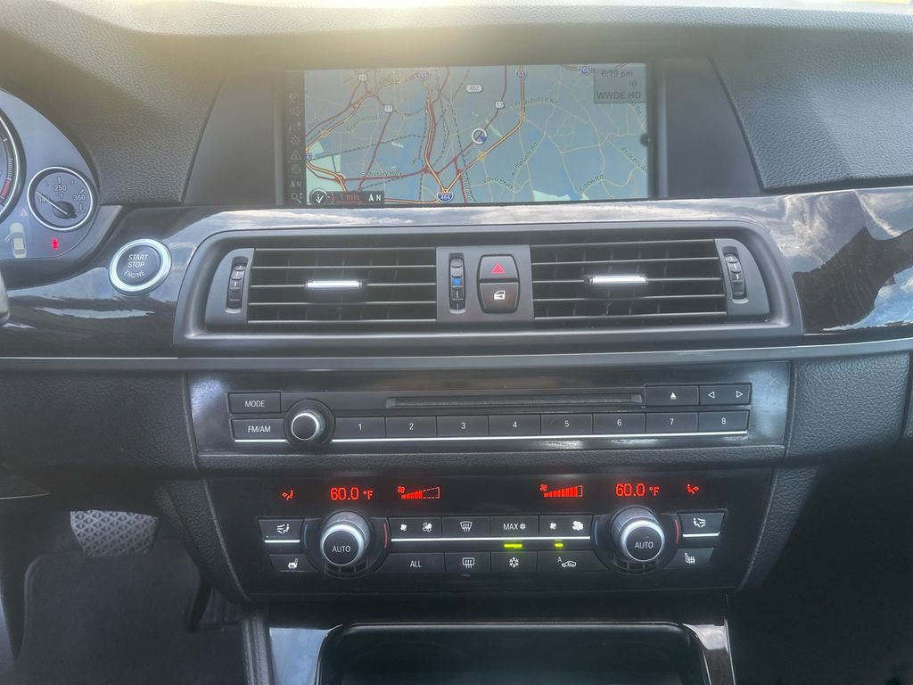 Used 2011 BMW 528i Sedan image 11