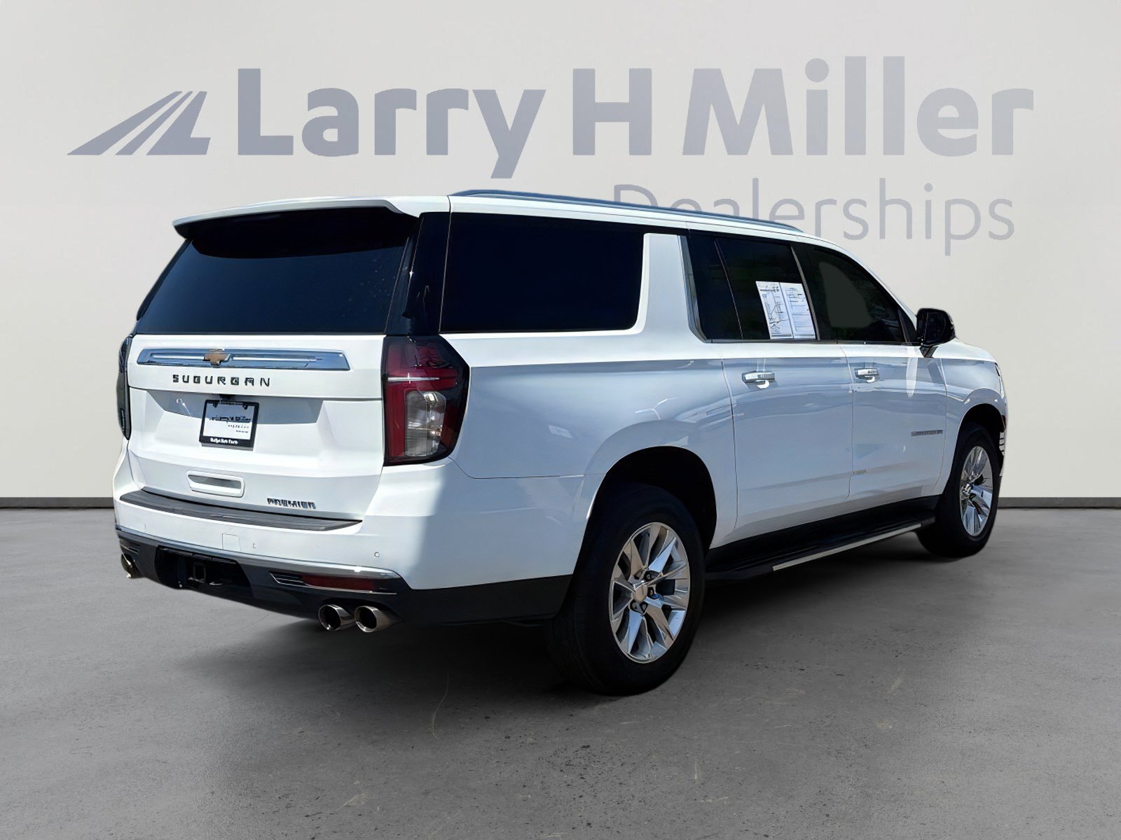 Used 2023 Chevrolet Suburban Premier AWD/4WD image 6